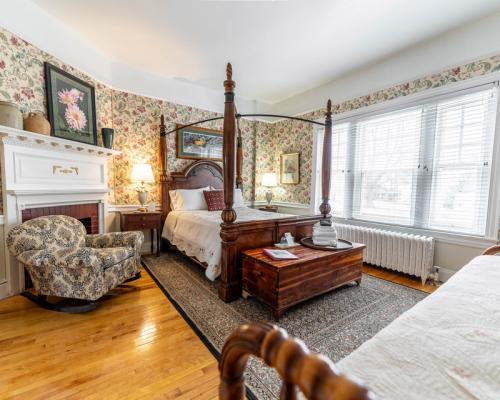Kane Manor Inn suite